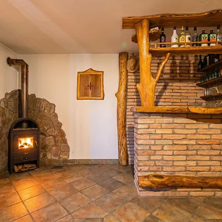 Vineyard Hansel And Gretel - Happy * Otocec